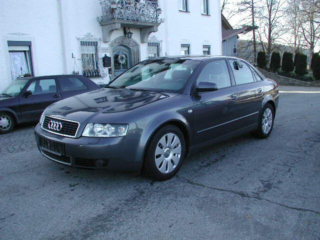 Audi A4 3.0 ,SPORTFAHRWERK,KHLBOX,SPORTSITZE,CD,