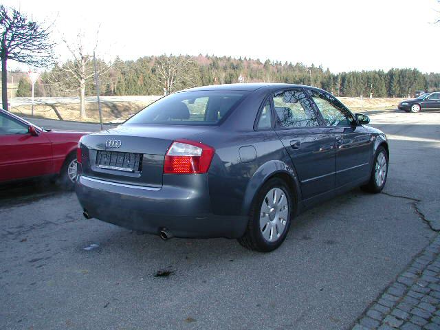 Audi A4 3.0 ,SPORTFAHRWERK,KHLBOX,SPORTSITZE,CD,