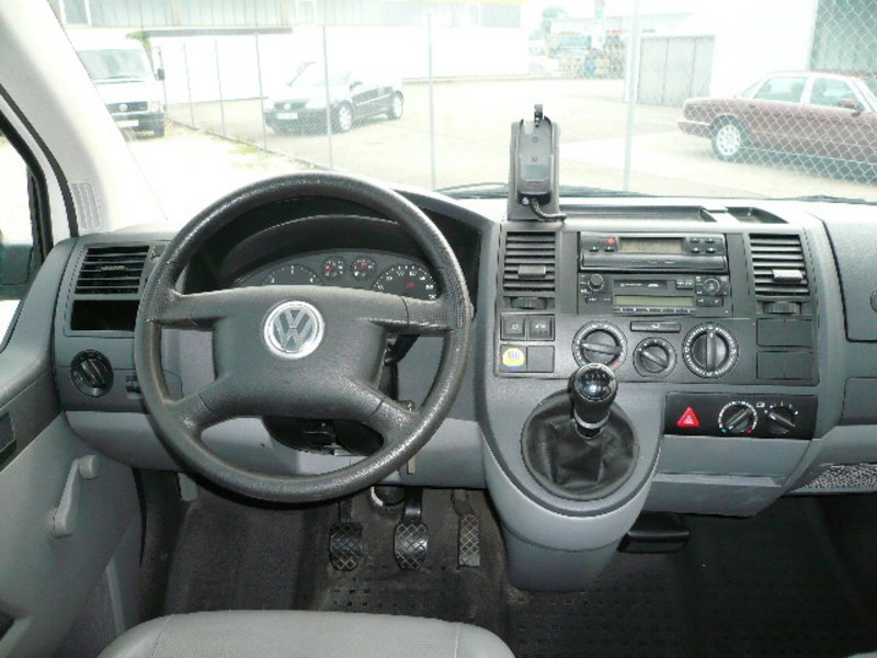 VW Transporter T5 5-SITZE LEDER AHK FAHRTENSCHREIBER