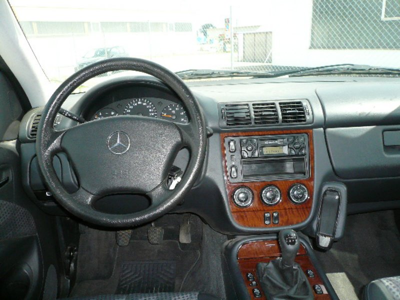 Mercedes-Benz ML 270 CDI LEDER ALUFELGEN UNFALLFREI