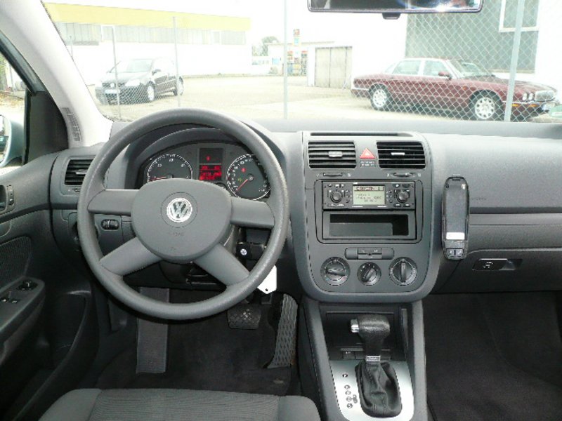 VW Golf 1.9 TDI DSG Trendline NAVI CD UNFALLFREI