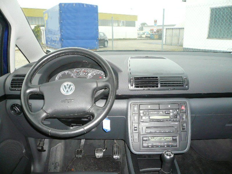 VW Sharan 1.9 TDI Comfortline Family LEDER CD PDC UNFALLFREI