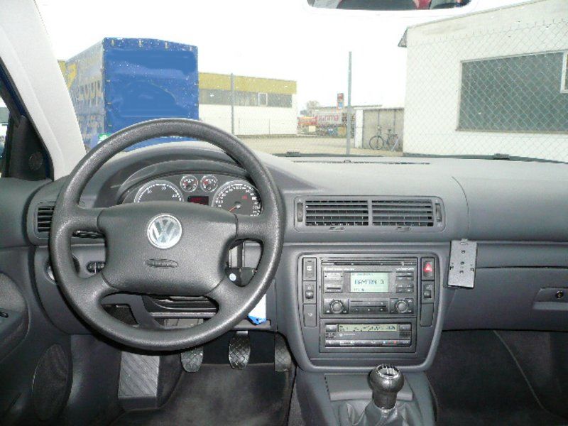 VW Passat Variant 2.5 TDI V6 Comfortline NAVI PDC