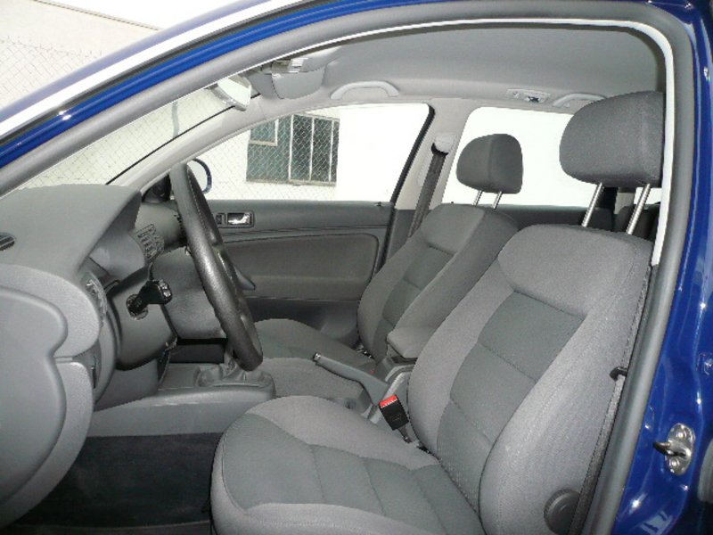 VW Passat Variant 2.5 TDI V6 Comfortline NAVI PDC