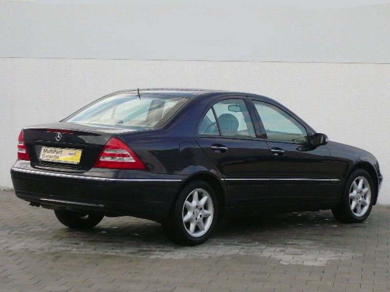 Mercedes-Benz C 240 Elegance NAVI LEDER 1.HAND