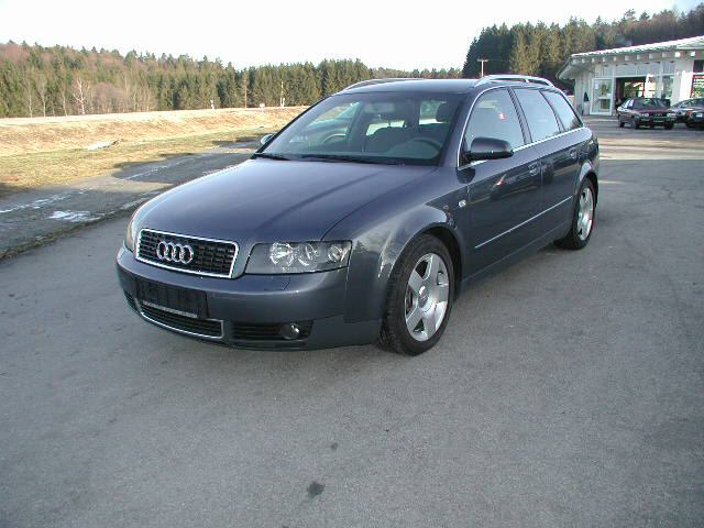 Audi A4 Avant 2.5 TDI QUATTRI,APS,TEMPOMAT,XENON