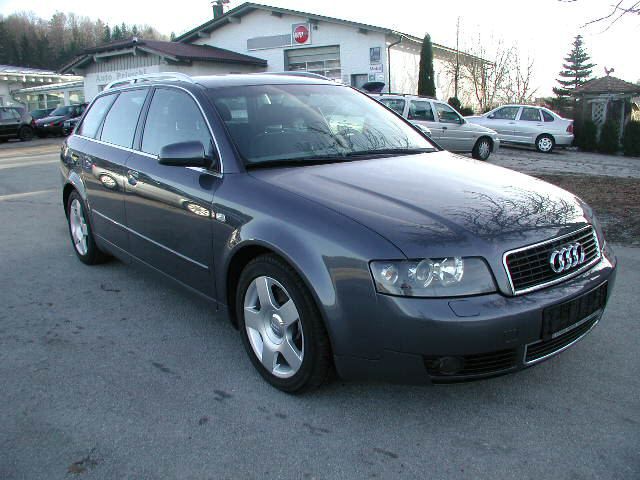 Audi A4 Avant 2.5 TDI QUATTRI,APS,TEMPOMAT,XENON