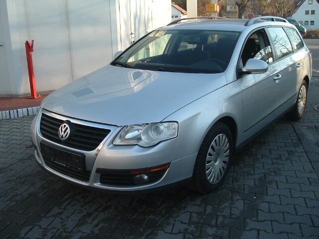 VW Passat Variant 2.0 TDI DPF DSG Trendline