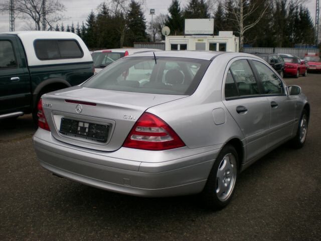 Mercedes-Benz C 270 CDI Bi-Xenon/Klimatronic/Tiptronic/Euro 3